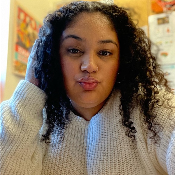 Meet your Posher, Roxana - Picture 1 of 1